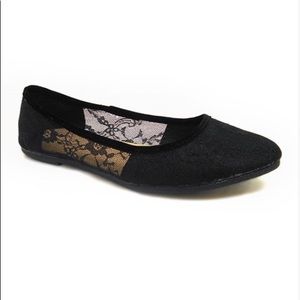 Women’s Black Lace Pleasure Flats